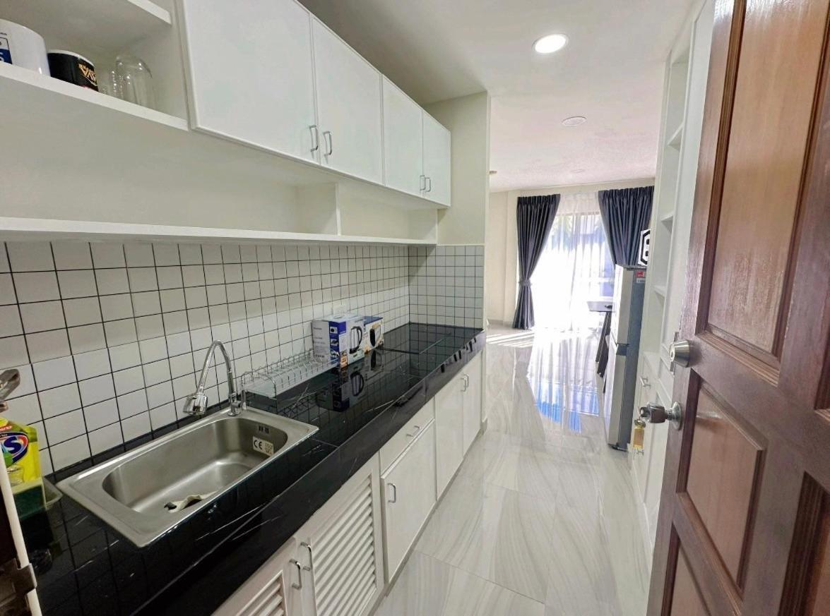 Studio Apartment Diana Estate Condominium Pattaya Exteriör bild
