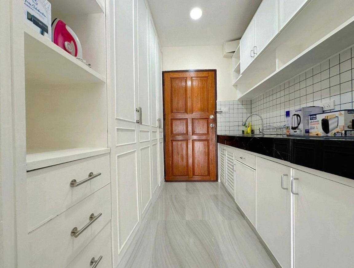 Studio Apartment Diana Estate Condominium Pattaya Exteriör bild