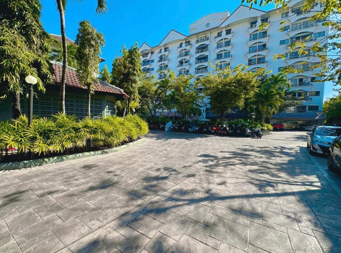 Studio Apartment Diana Estate Condominium Pattaya Exteriör bild