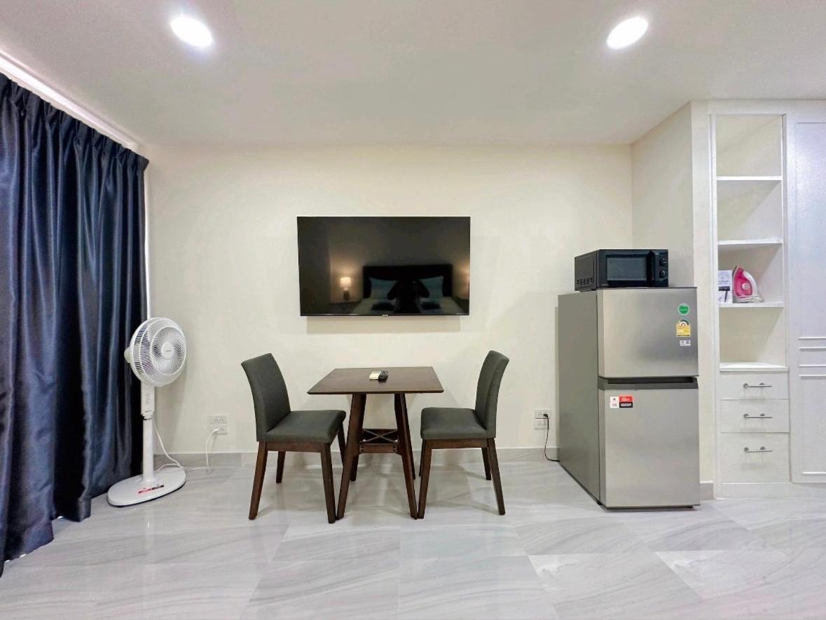Studio Apartment Diana Estate Condominium Pattaya Exteriör bild